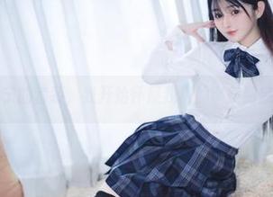 看完樱井宁宁的套装，我开始怀疑我们的审美到底去哪里了。