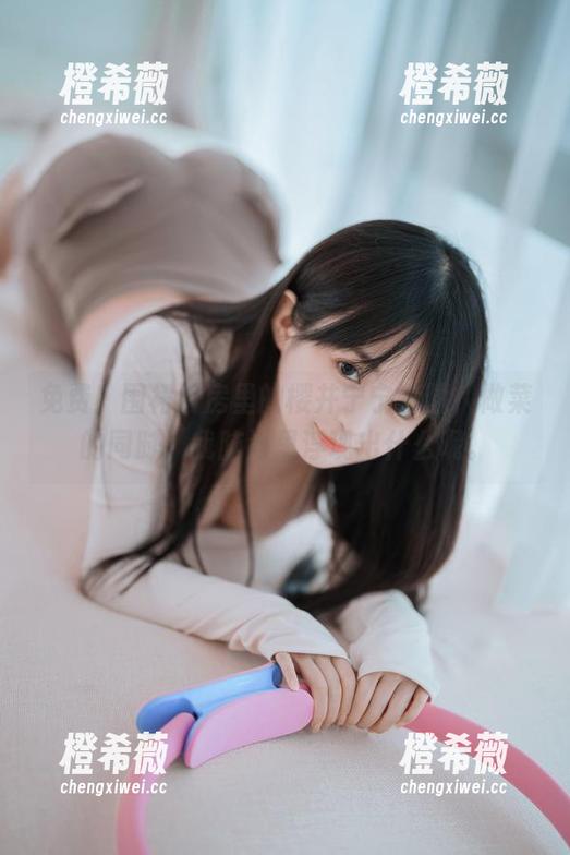 免费！围裙厨房里的樱井宁宁套图，做菜的同时，我脑海里浮现出什么呢。
