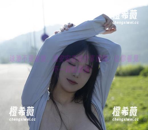 浅安安 泳池不是泳池,浅安安在线分享原图,让你看见不一样的波澜!