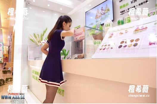 爱丝 - 索菲的作品–用美脚撩拨你的好奇心，谁能拒绝？