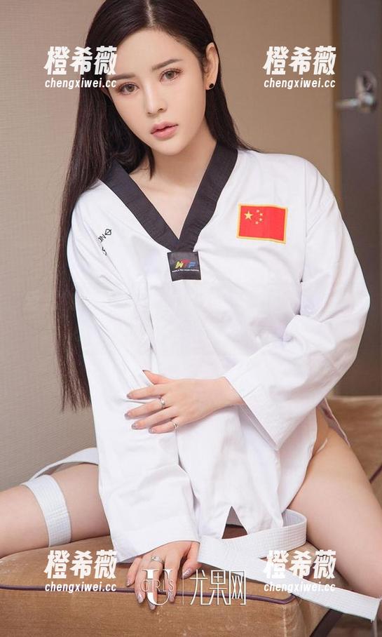 爱尤物 - 当徐莉芝Booty穿上礼服，三个小时没吃东西也值得的美图！