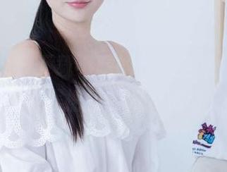 物恋传媒 – 下载小晴的校服全集，顺便养成裙摆摇曳的好习惯呀～