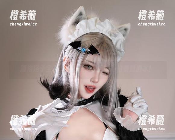 狐洛洛子 狐洛洛子全套游泳池狂欢,晒图不怕赛艇洒水!