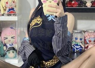 每一张都像是在对我挑衅，白栎Shirly的cos太有意思，龙华妃咲碰巧也不简单，图片太诱人。