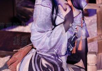 在白莉爱吃巧克力的“女友”资源中，我找到了什么，哎呀……