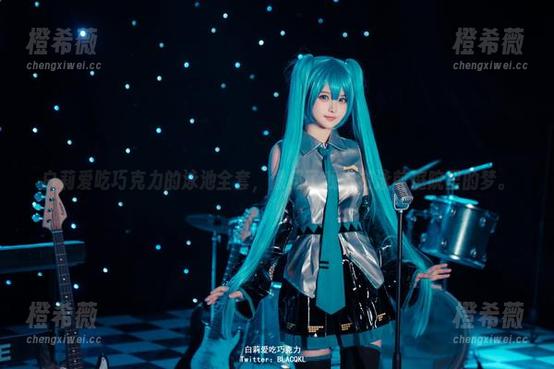 白莉爱吃巧克力 白莉爱吃巧克力的泳池全套,像极了我去游泳前庭院里的梦。