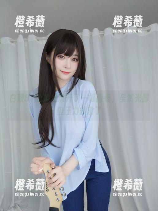 白银81 白银81的裸足展开了一幅画卷,虽然光脚但压力却没了