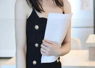 秀人网 – 这就是vetiver嘉宝贝儿的校服写真，校园风居然可以这么违和？