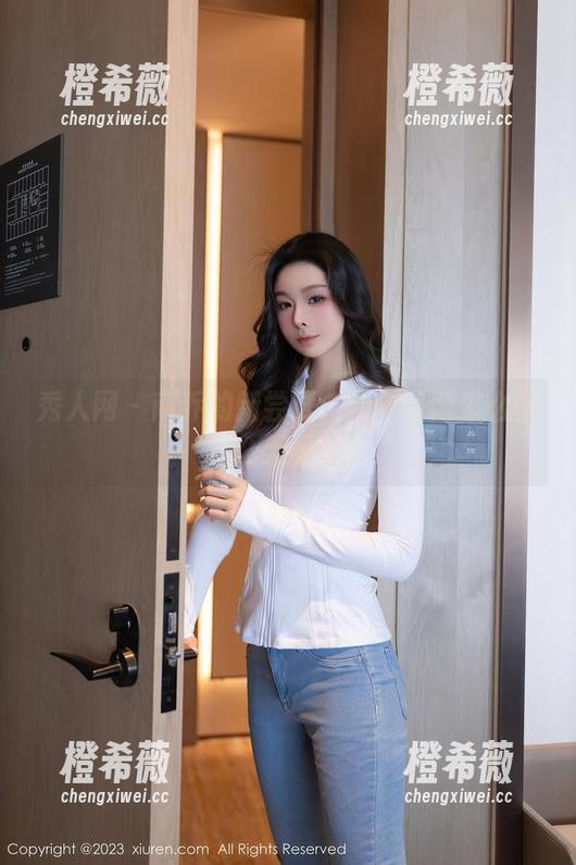 秀人网 - 南乔的新尝试：今年圣诞怎么就这么无圣光！