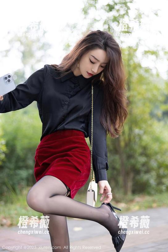 秀人网 - 周慕汐的女王气场在图库里真不愧是霸屏，资源丰富得让人流连忘返。