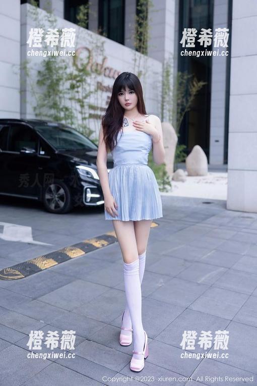 秀人网 - 木子nana户外原图：私拍的时候，女孩儿和景色谁更迷人？