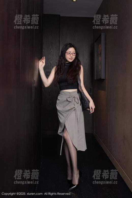 秀人网 - 林幼一的最新写真，礼服穿上去完全是另一种魔力！