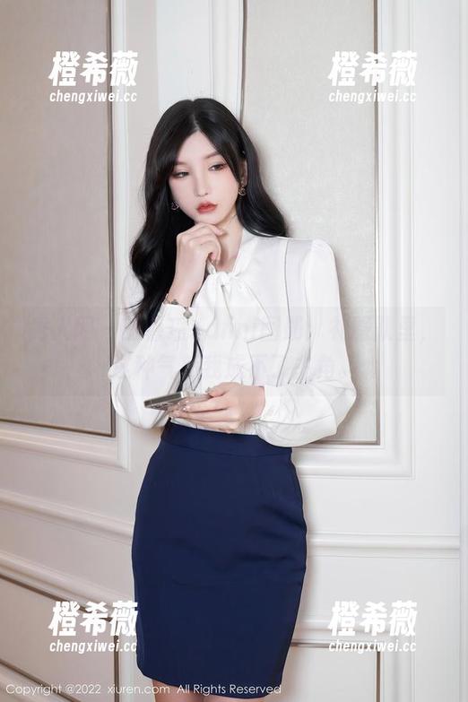 秀人网 - 王馨瑶Yanni图册：礼服队里，这种气质我成不了主角。