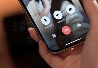 秀人网 – 王馨瑶yanni制服图片：到底谁给她的自信？