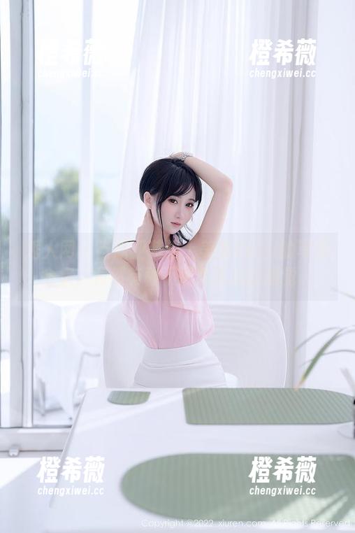 秀人网-美昕Yumi 秀人网 - 当职业装遇上美昕Yumi的写真全集,竟然有种不那么正式的感觉。