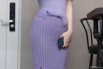 秀人网 – 老实说，看芈琳娜运动的这几张写真时，我根本不想计算她的卡路里。