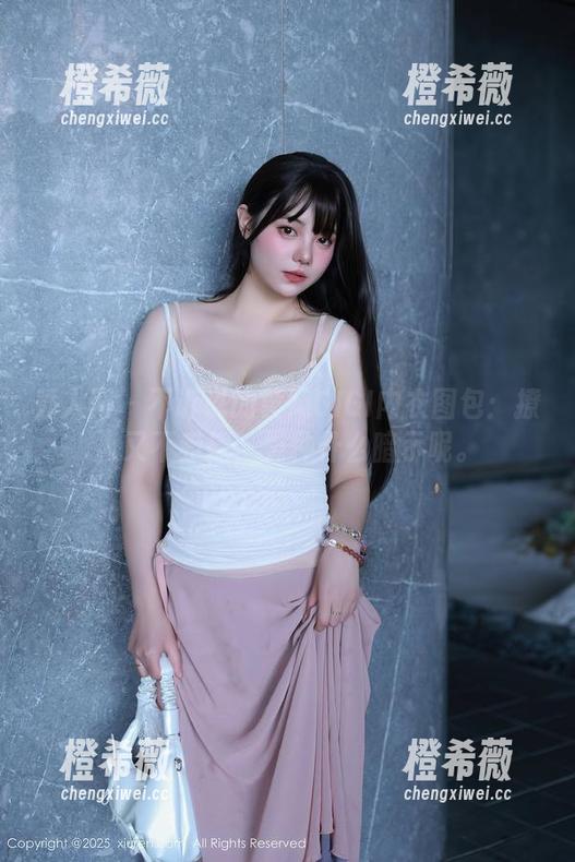 秀人网 - 不诉说的黄婧GIGI内衣图包：撩人又不赤裸，是种什么暗示呢。