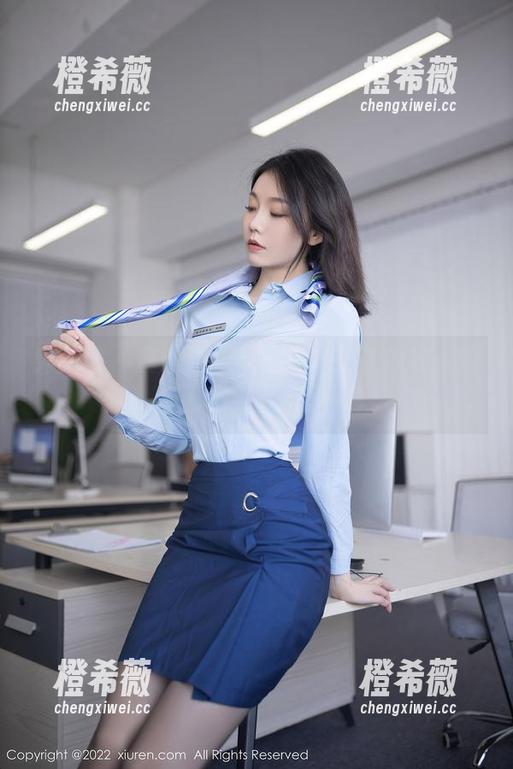 秀人网 - 黄歆苑图集：我本想说内衣太普通，但她穿着真有一套。