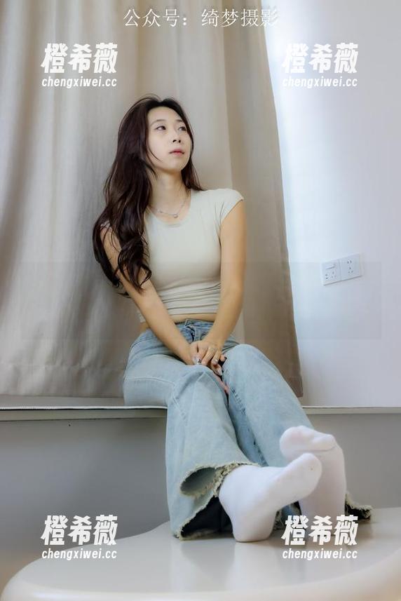 绮梦摄影 - 棉袜合集：子涵的脚步声，引发的时尚问号！