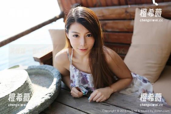 美媛馆 - 看Carina绮里嘉在高清写真里化身JK，读书姐的气场果然不简单。