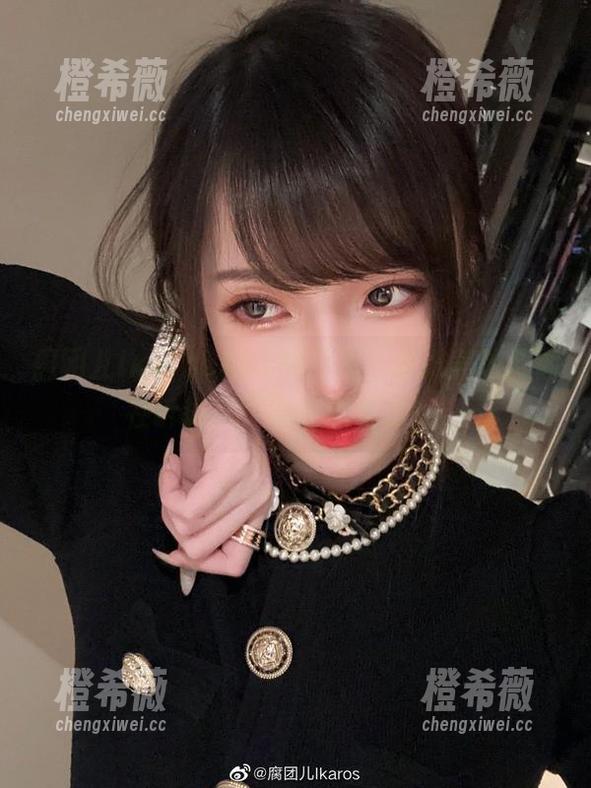 腐团儿Ikaros的女神写真，每张美图都像在诉说：“你还需努力！”