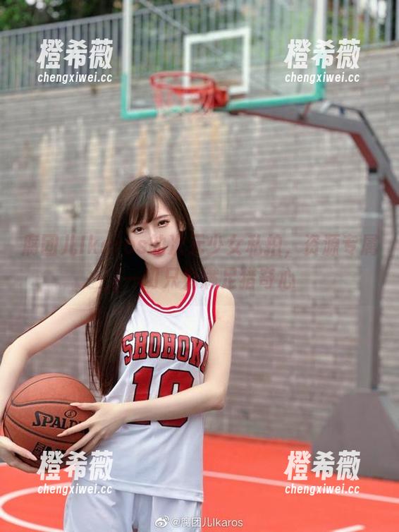 腐团儿Ikaros的次元少女私拍，资源专属，一切只为满足猎奇心