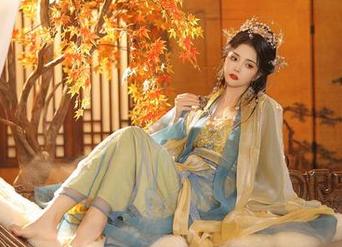 最新海边图片——苏嫣嫣阿姨放飞自我了么？