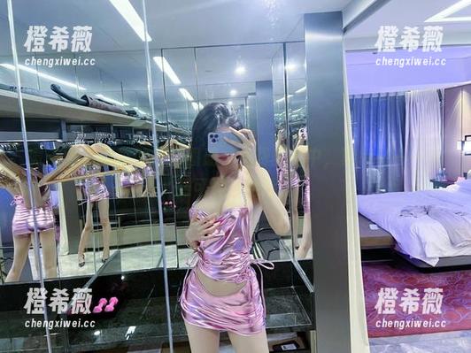 葛征 微密圈 - 葛征的纯白图册,免费获取中,期待中——白到可疑,哈哈!