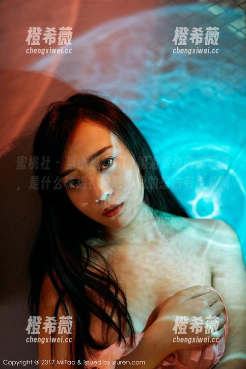 蜜桃社 - 当小魔女lily姐姐变身高清写真，是什么味道？好吧，我的想法有点儿超现实了！