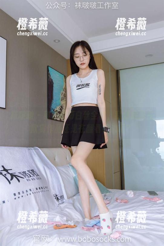 袜啵啵-稚予 袜啵啵 - 稚予的薄白丝全套,我到底是在欣赏作品还是在翻看花边啊?