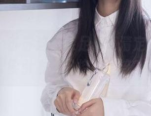 袜啵啵 – 苏苏这双裸足，高清定格，难道要引发“足控”潮流？