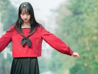 资源分享：那张原图里，西瓜少女宛如从清新JK动漫里走出来的！