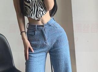 微密圈 – 翻阅陈佩奇的油亮黑丝图集：谁说黑色就必低调？