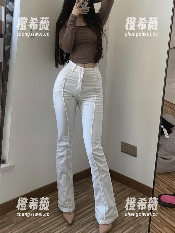 微密圈 - 原图直击：陈佩奇的格子裙私拍，既优雅又带点俏皮