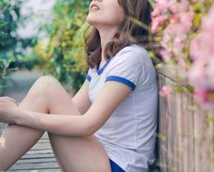 青豆客 – 你还在犹豫什么？黄歆苑chobits的高清美足等你下载！