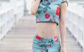 魅妍社 – 办公室的喧嚣与静谧：FoxYini孟狐狸的图片资源之旅