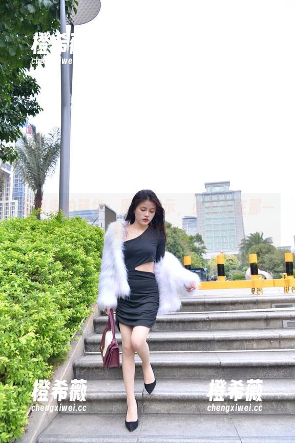 魔镜街拍 魔镜街拍精华:原图展示,小姐姐在那一刻的随性!